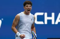 Бен Шелтън и Алекс де Минор се класираха за финалния турнир на АТP