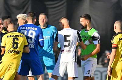 Ботев (Пловдив) с официална позиция след прекратеното дерби с Локомотив