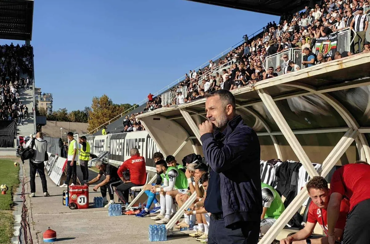Локомотив (Пловдив) с обръщение след прекратеното дерби