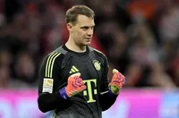 Байерн не бърза да преговаря с Нойер