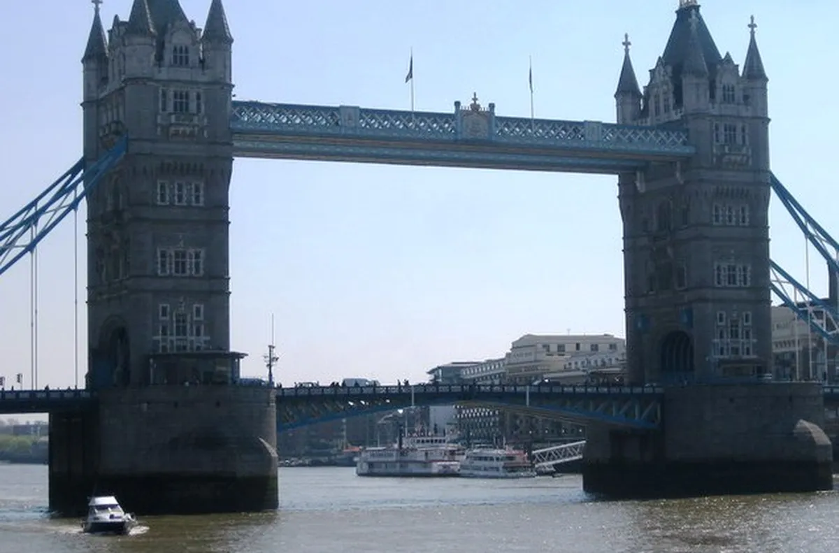 На Острова: Агент заплашил с пистолет футболист от Висшата лига