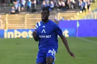 Левски без Карл Фабиен в дербито с ЦСКА