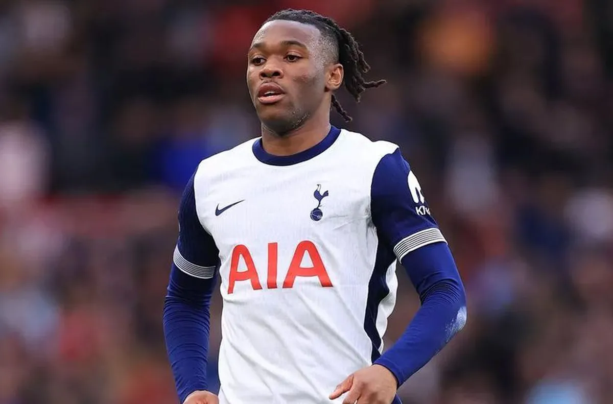 Заплашили с пистолет защитник на Тотнъм