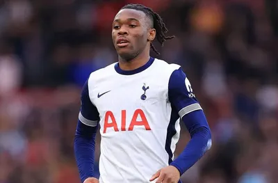 Заплашили с пистолет защитник на Тотнъм