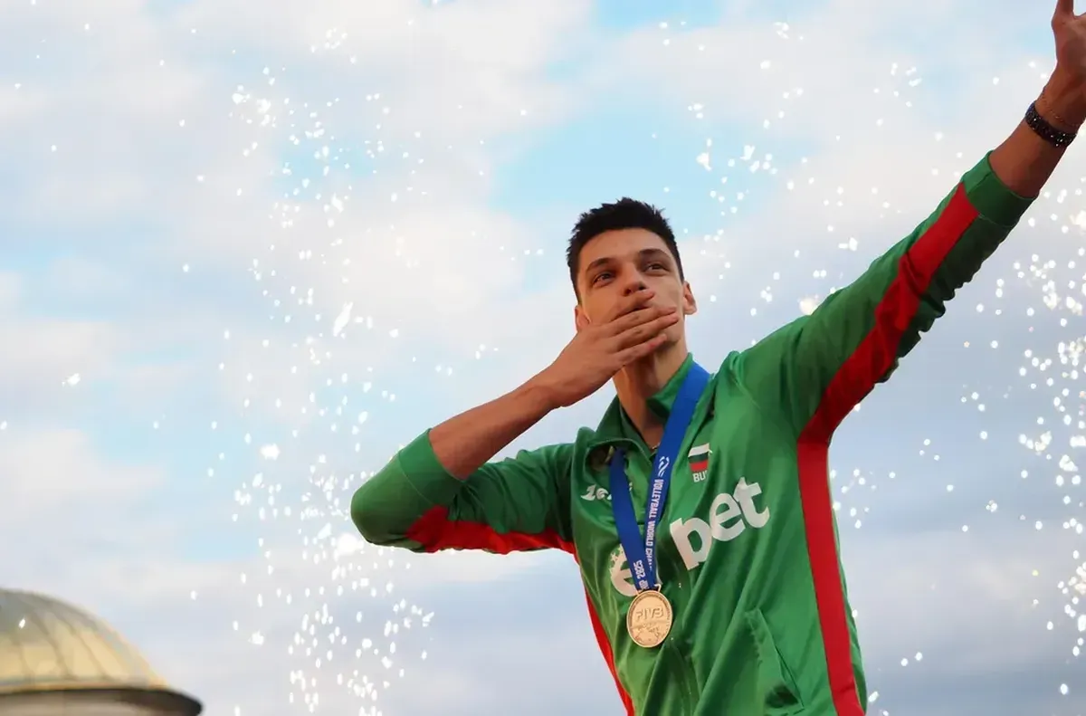 Алекс Николов е №1 за октомври в Италия