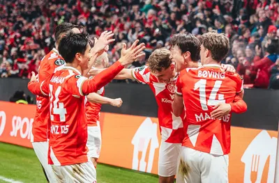 Лига на Конференциите: Майнц обърна Фиорентина в драма, АЕК с издънка у дома