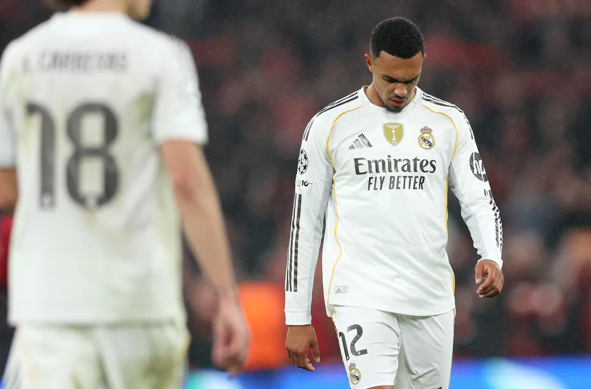 Рой Кийн не одобри освиркванията към Александър-Арнолд