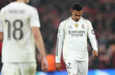 Рой Кийн не одобри освиркванията към Александър-Арнолд