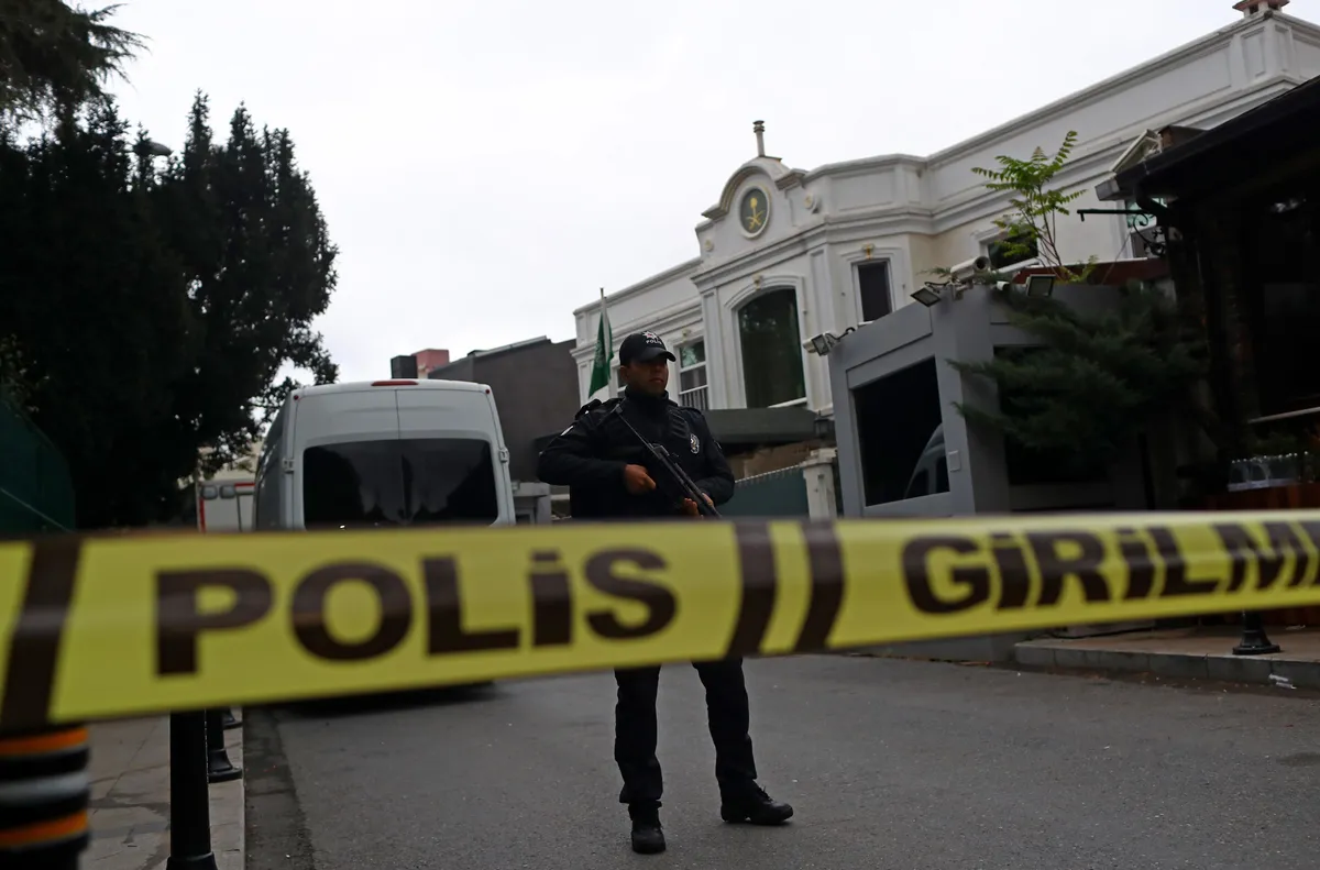 СКАНДАЛ: Арестуват 17 футболни съдии в Турция