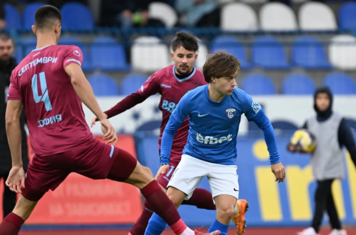 Септември (Сф) разби Спартак насред Варна - 4:1 (ВИДЕО)