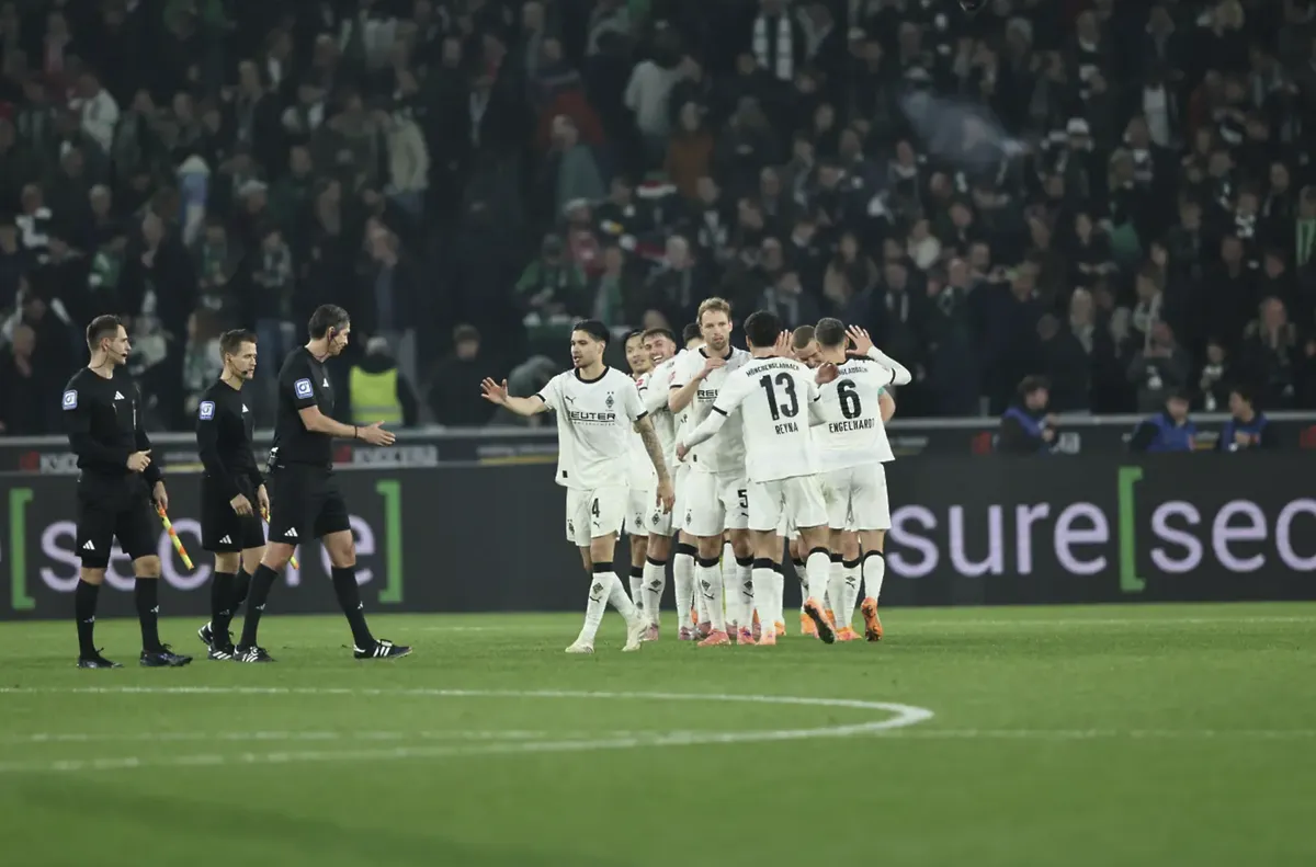 Гладбах записа втора поредна победа в Бундеслигата и започва да набира увереност (ВИДЕО)