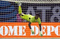 Вратарят на Япония с две фрактури