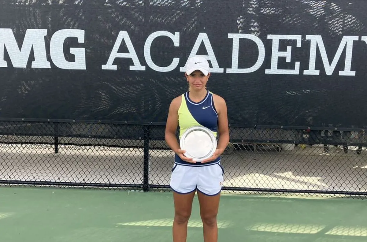 Ива Иванова стартира с победа в Гърция