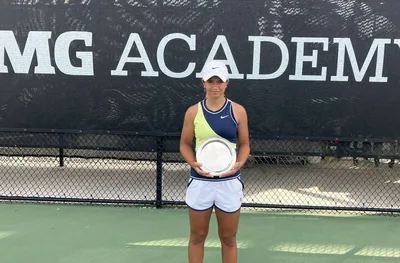 Ива Иванова стартира с победа в Гърция