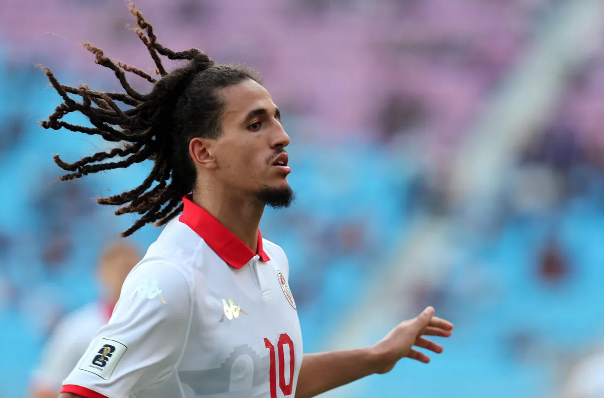 Повдигнаха обвинение за плюнка в Англия