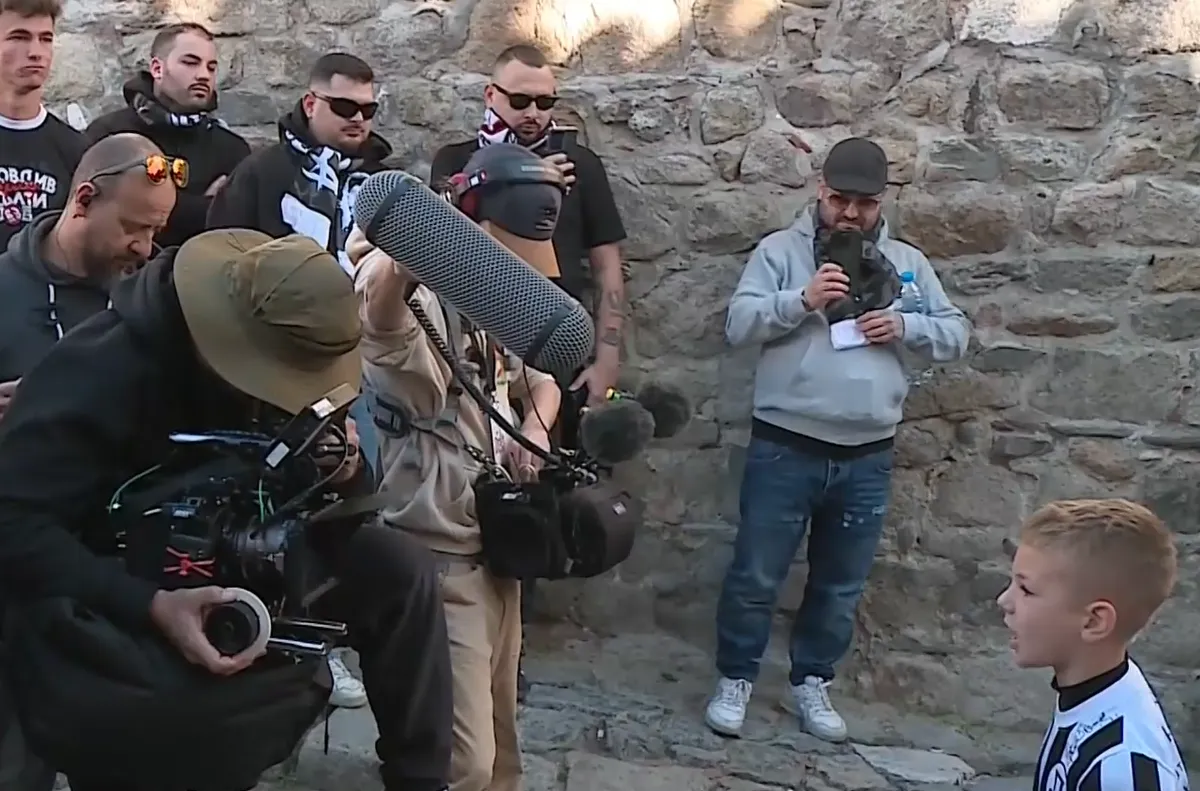 Любовта е черно-бяла