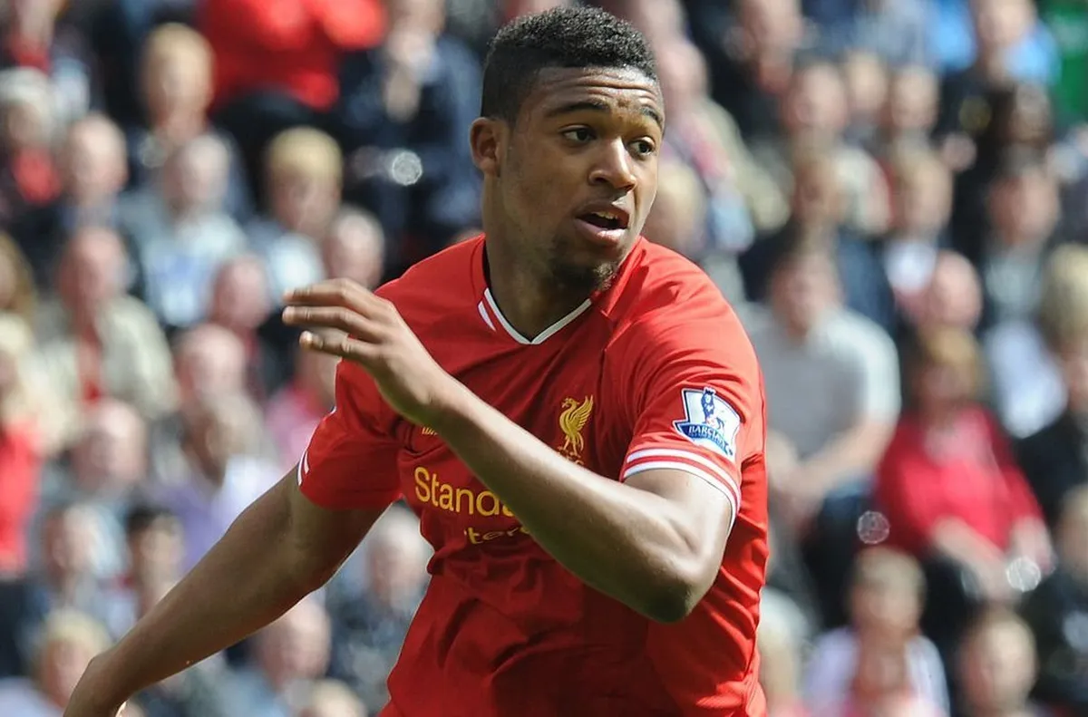 Футболист с 58 мача за Ливърпул на проби в Локо (София)