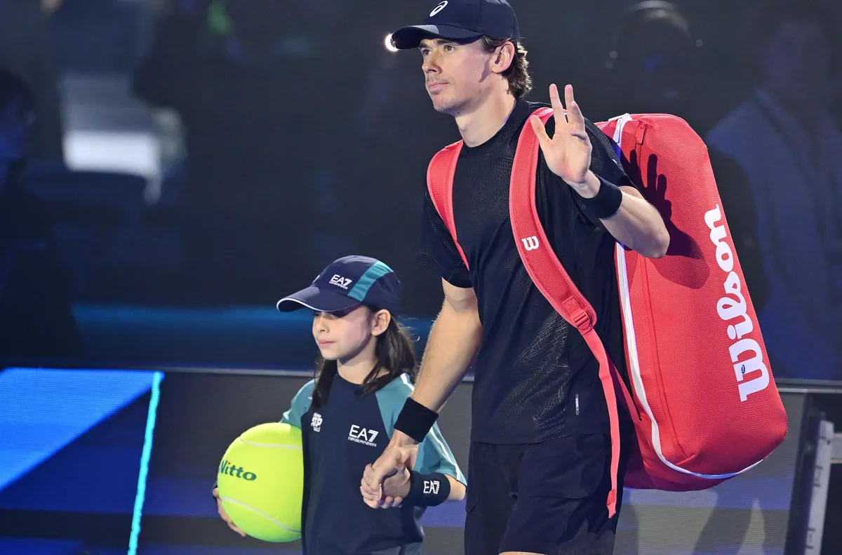 Де Минор прати Алкарас на полуфинал в Торино