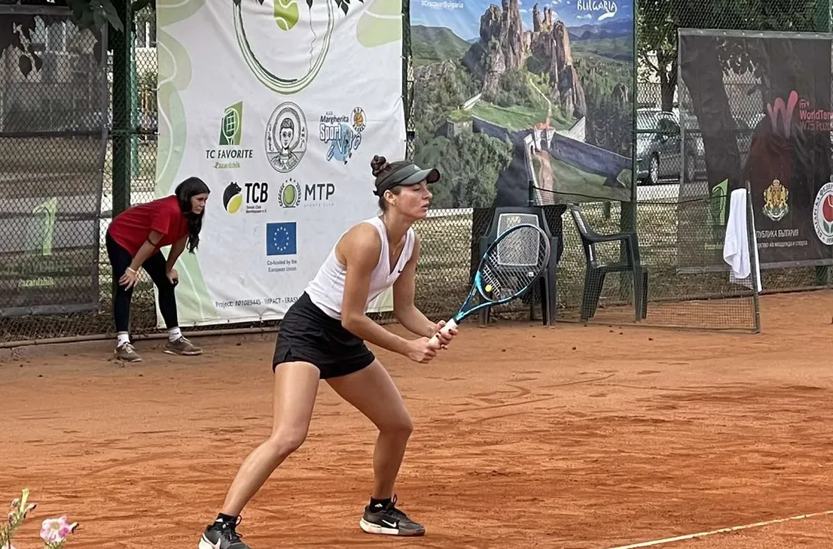 Алекса Каратанчева се класира за полуфиналите на двойки в Турция