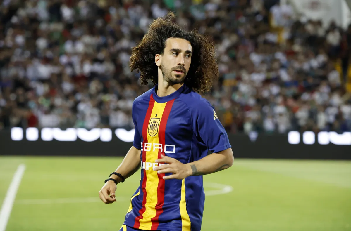 Кукурея реже косата си при световна титла на Испания