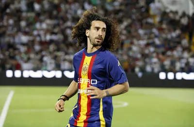 Кукурея реже косата си при световна титла на Испания