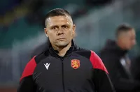 Изпратиха Александър Димитров за Турция с букет