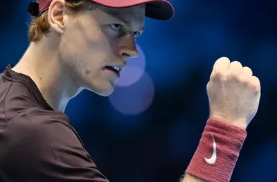 Яник Синер е първият финалист в Торино!