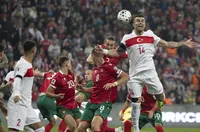 ЖАЛКО! Спорна дузпа и автогол провалиха България