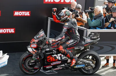 Бедзеки спечели финалното състезание в Moто GP