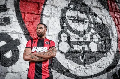 Виза бави дебюта на нов в Локо София