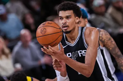 Звезда на Сан Антонио аут за месец