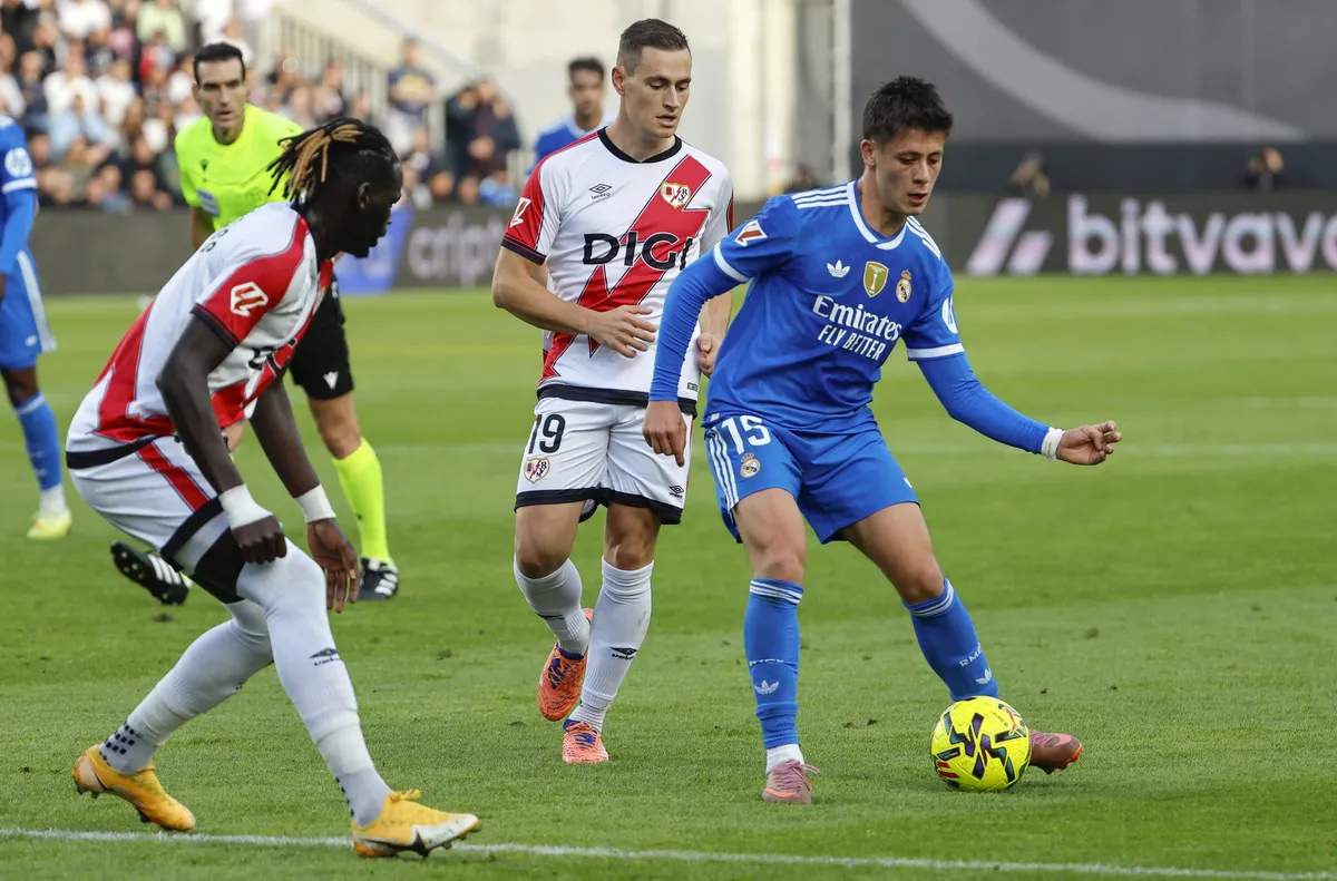 Манчестър Сити е готов да плати 100 милиона евро за Арда Гюлер