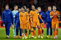 Ван Дайк счупи рекорд на Де Бур, той го поздрави