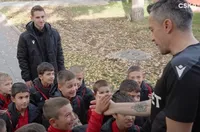 Деца от академията на ЦСКА тренираха с първия отбор (ВИДЕО)