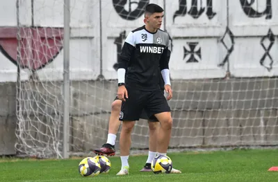 Валери Божинов тренира с Локомотив Пловдив