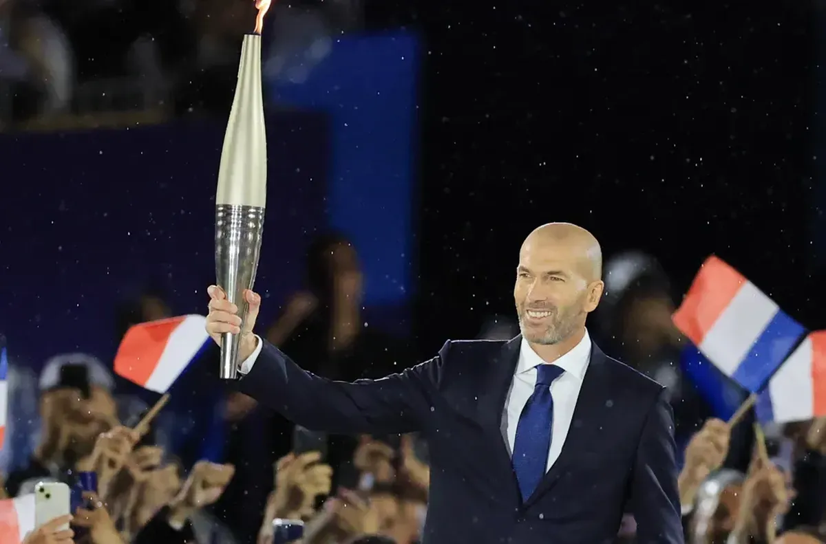 Зидан е фаворит за нов селекционер във Франция