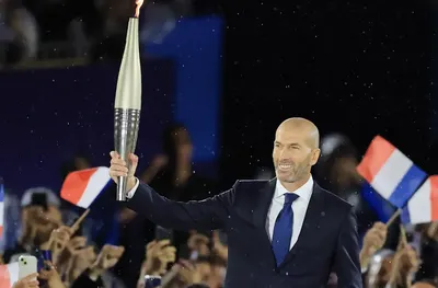 Зидан е фаворит за нов селекционер във Франция