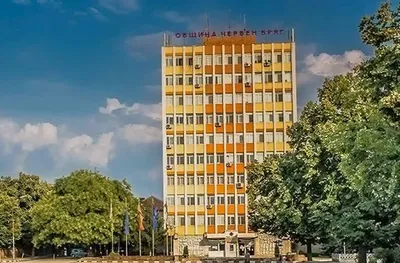 Червен бряг иска нова атлетическа писта