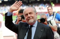 Повдигнаха обвинение на президента на Наполи