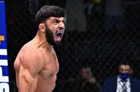 Царукян предаде Хукър и официално предизвика Топурия