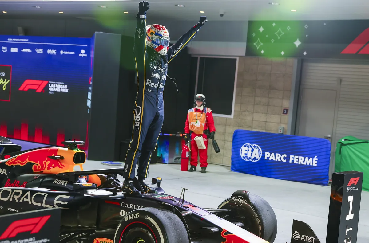 Верстапен спечели в Лас Вегас и запази шансове за титлата (ВИДЕО)