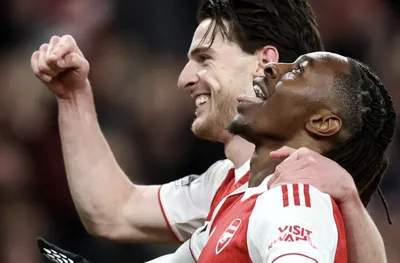 Арсенал разпиля Тотнъм в лондонското дерби, Езе блесна с хеттрик за "артилеристите"