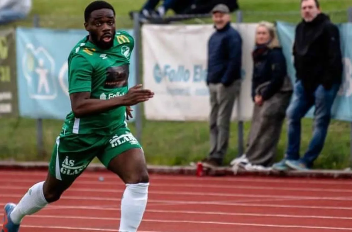 Бивш младежки национал на Камерун преговаря с български клубове