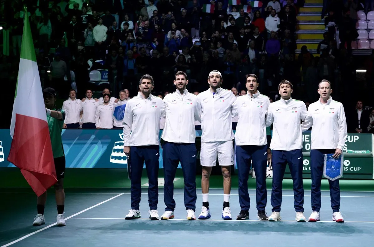 Италия триумфира със забележителна трета поредна титла в турнира за Купа „Дейвис“