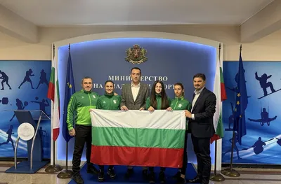 Министър Иван Пешев изпрати националките ни по карате за Световното първенство в Кайро