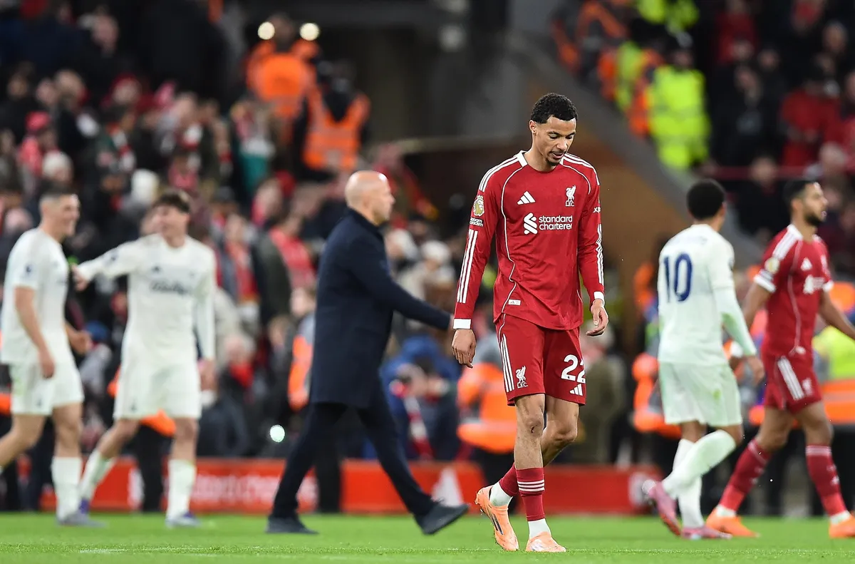 Гари Невил за кризата в Ливърпул: Това е неприемливо