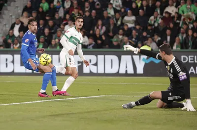 Страшен гаф: Реал Мадрид "погреба" футболист на Елче, после му се извини