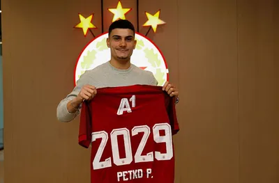 Официално: Халф подписа нов договор с ЦСКА