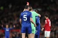 В Евертън се биха помежду си, после биха и Юнайтед