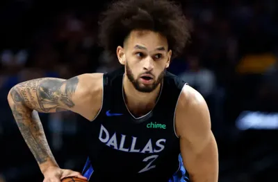 Резервният център на Далас също следвва примера на Дейвис